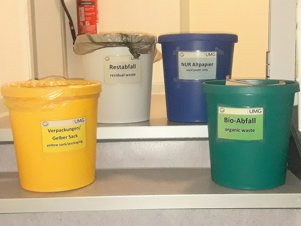 Abfallbehälter farbig neu 2018